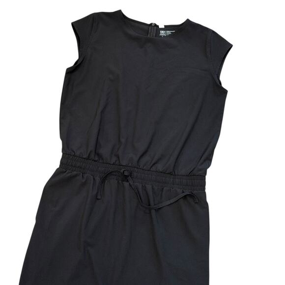Albion Going Places Dress In Black - Picture 3 of 7